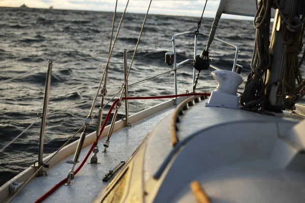 Jachtzeilen Een Open Zee Een Winterdag Close Zicht Van Het — Stockfoto