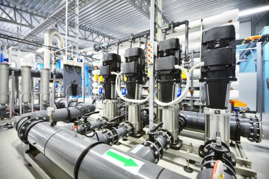 Ters osmoz endüstriyel şehir su arıtma istasyonu için pompa istasyonu. Geniş açı açısı