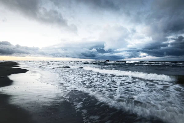 Nuvens Tempestade Acima Mar Báltico Inverno Longa Exposição Céu Pôr — Fotografia de Stock