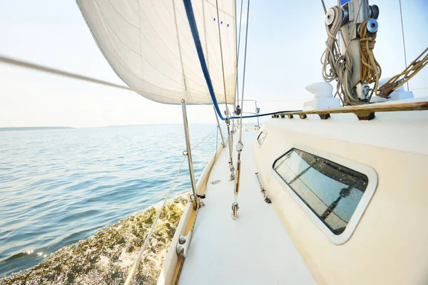 White Yacht Open Sea Clear Day View Deck Bow Mast — Stock Photo, Image