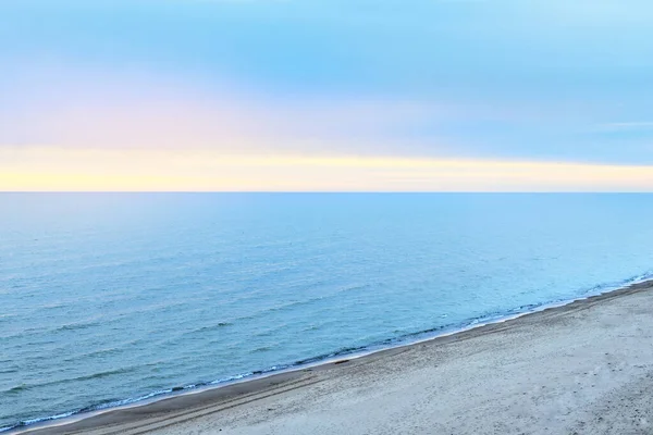 Panoramisch Uitzicht Vanuit Een Zandstrand Aan Oostzee Regen Bij Zonsondergang — Stockfoto