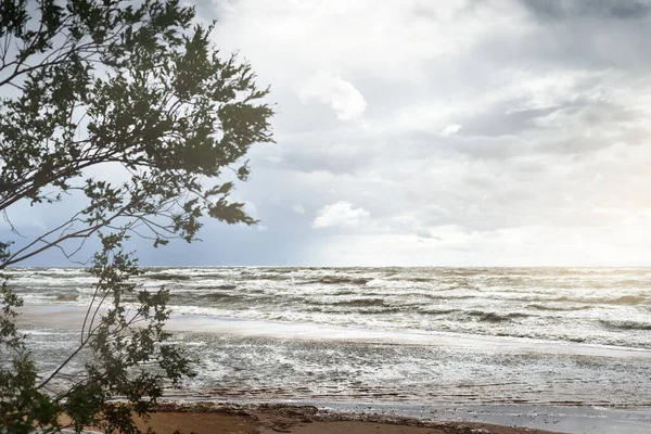 Oostzee Onder Dramatische Zonsondergang Wolken Onweer Golven Van Dichtbij Letland — Stockfoto