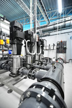 Ters osmoz endüstriyel şehir su arıtma istasyonu için pompa istasyonu. Geniş açı açısı