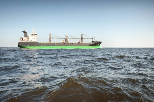 Large Bulk Carrier Cargo Crane Ship Sailing Baltic Sea Riga — Stock Photo, Image