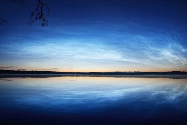 Зоряне Небо Невинними Хмарами Туман Над Озером Саймаа Літній Сонцестояння — стокове фото