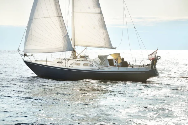 Azul Balandra Yate Aparejado Navegando Mar Báltico Abierto Primer Plano — Foto de Stock