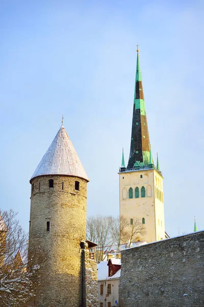 Detailní Záběr Pevnostní Věže Věže Kostela Olafa Tallinn Staré Město — Stock fotografie