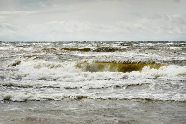 Baltské Moře Pod Temnými Dramatickými Mraky Bouřce Lotyšsko Epický Mořský — Stock fotografie