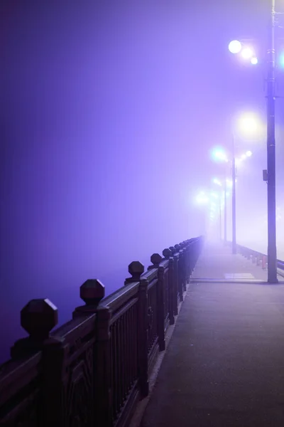 Pedestrian Walkway Illuminated Empty Stone Bridge Thick Fog Night Lanterns — Stock Photo, Image