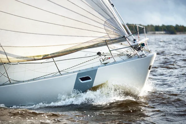 Sailing Yacht Regatta Modern Sailboat Racing Waves Close Dramatic Sky — Stock Photo, Image