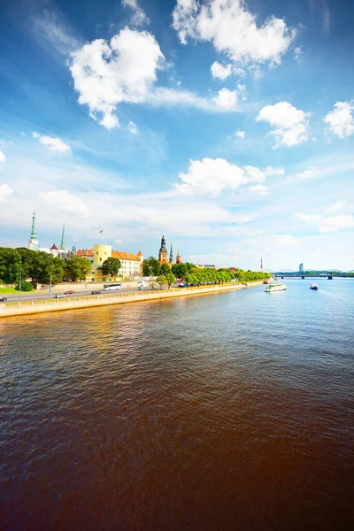 Panoramiczny Widok Lotu Ptaka Stare Miasto Rydze Rzekę Daugava Mosty — Zdjęcie stockowe