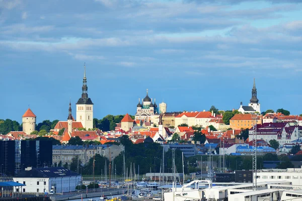 Luchtfoto Van Passagiershaven Van Tallinn Estland Oostzee Gebouwen Bezienswaardigheden Van — Stockfoto