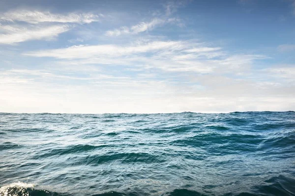 Uitzicht Stormachtige Noordzee Vanaf Een Zeilboot Bewolkte Blauwe Lucht Reflecteert — Stockfoto