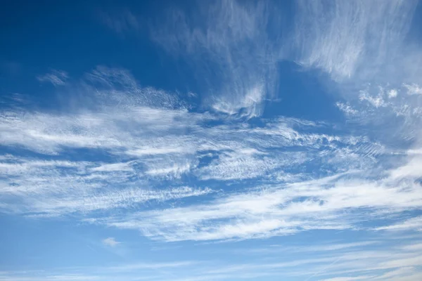 Clear Blue Sky Cirrus Clouds Plane Tracks Abstract Natural Pattern — Stock Photo, Image