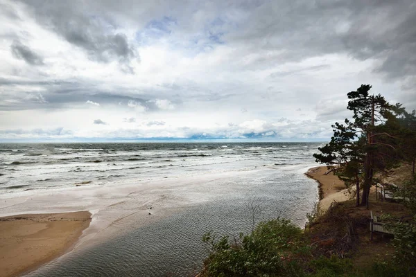 Östersjöns Kust Dramatiska Solnedgångs Moln Efter Åskväder Lettland Episk Sjömansbild — Stockfoto