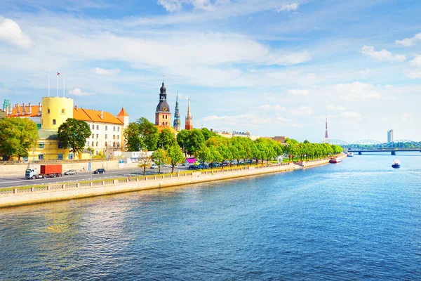 Panoramatický Letecký Výhled Staré Město Riga Řeku Daugavu Mosty Televizní — Stock fotografie