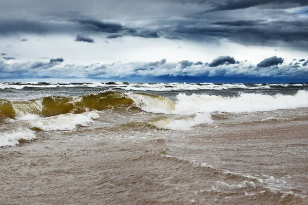 Mar Báltico Bajo Las Nubes Oscuras Dramáticas Después Tormenta Letonia — Foto de Stock