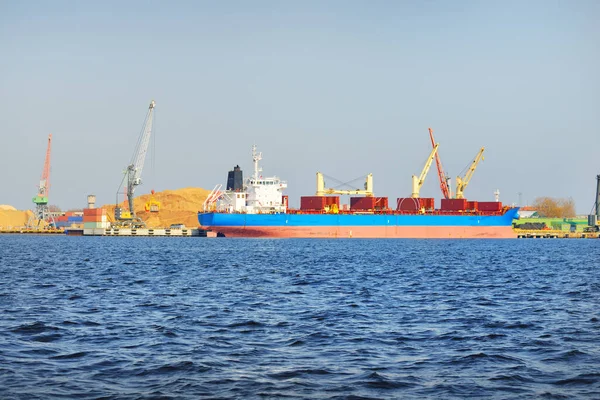 Large Bulk Carrier Cargo Ship Coal Terminal Close Port Cranes — Stock Photo, Image