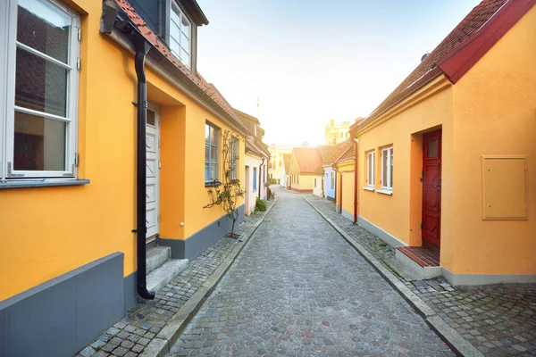 Een Lege Straat Met Oude Traditionele Huizen Mensen Blijven Thuis — Stockfoto