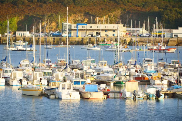 Плавучі Човни Стояли Якорі Яхті Camaret Sur Mer Франції Панорамний — стокове фото