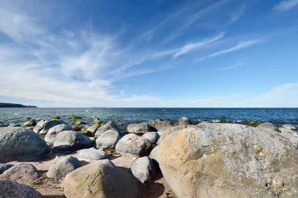 Rivage Rocheux Mer Baltique Sous Ciel Bleu Clair Avec Des — Photo