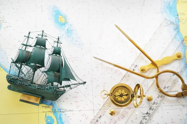 Altın Güneş Saati Antika Pirinç Bölme Kalibreleri Denizcilik Navigasyon Şeması — Stok fotoğraf
