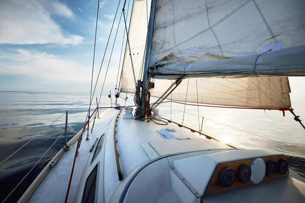 Weiße Schaluppe Getakelte Jacht Der Nähe Der Küste Von Maine — Stockfoto