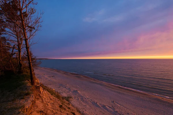 Letonya Nın Baltık Kıyıları Üzerinde Çarpıcı Günbatımı Bulutları Kum Tepeleri — Stok fotoğraf