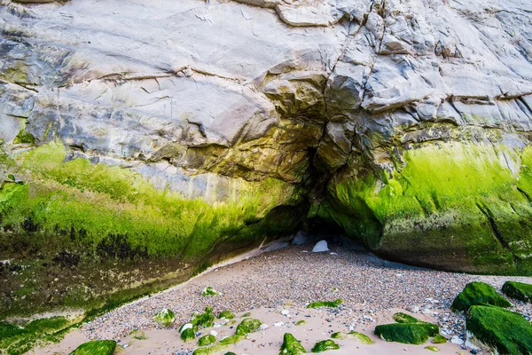 Cliff Cap Blanc Nez Com Uma Caverna Durante Maré Baixa — Fotografia de Stock