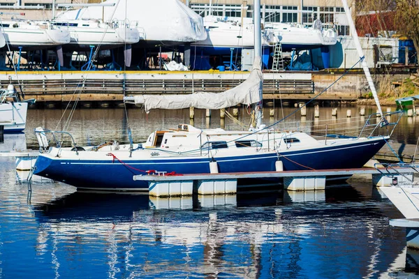 Segelboote Auf Der Seebrücke Hafen Von Riga Lettland — Stockfoto