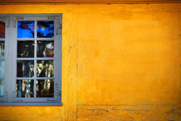 Yellow Wooden Textured Wall Closed Window Close House Exterior Traditional — Stock Photo, Image