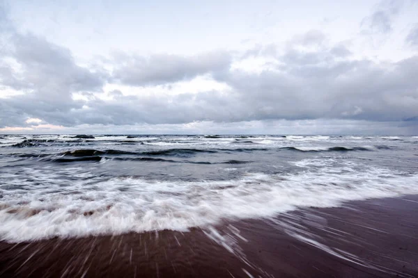 Frías Olas Tormentosas Nubes Sobre Mar Del Norte Países Bajos — Foto de Stock