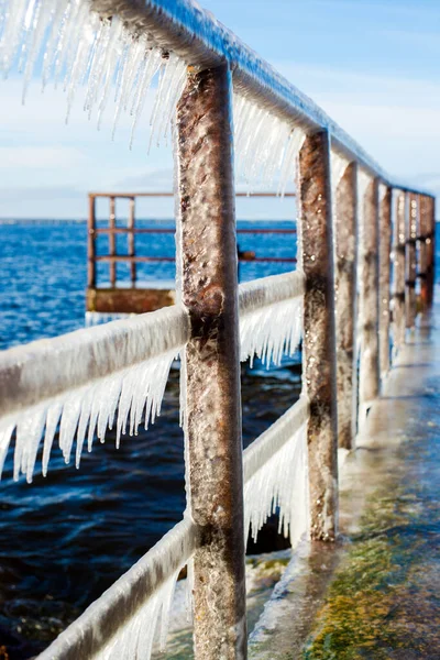 Snow Covered Old Rusty Pier Clear Sunny Day Ice Fragments — Stock Photo, Image