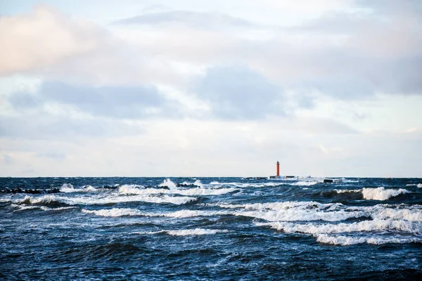 Fyren Mot Stormig Blå Himmel Östersjön Lettland — Stockfoto