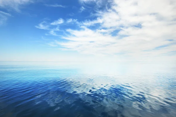 Utsikt Middelhavet Klar Solrik Dag Spania Blå Himmel Med Hvite – stockfoto