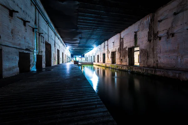 Base Submarina Iluminada Saint Nazaire Por Noche Francia Destinos Viajes —  Fotos de Stock