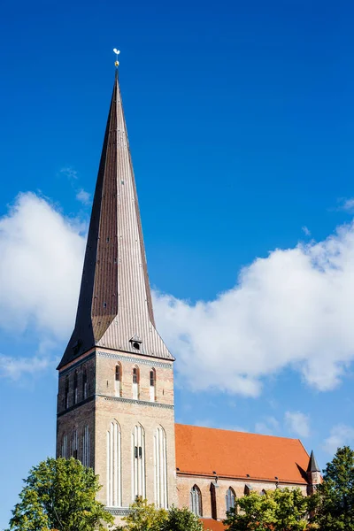 Centro Rostock Alemania Claro Día Soleado Primer Plano Iglesia San —  Fotos de Stock