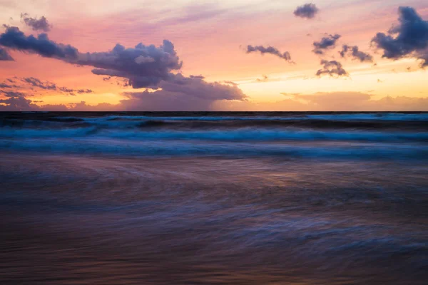 Impresionante Cielo Atardecer Sobre Mar Báltico Dinamarca Ondas Tormenta Nubes — Foto de Stock