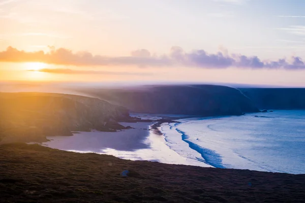 Gouden Zonsopgang Wolken Boven Mistige Heuvels Dalen Prachtig Wolkenlandschap Pointe — Stockfoto