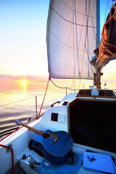 White Yacht Sailing Still Water Sunset Blue Guitar Deck Close — Stock Photo, Image