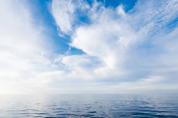 Splendido Paesaggio Nuvoloso Cielo Blu Scuro Tempesta Sopra Mar Baltico — Foto Stock