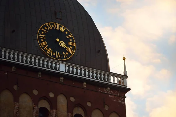 Horloge Dorée Sur Tour Cathédrale Riga Gros Plan Nuages Coucher — Photo