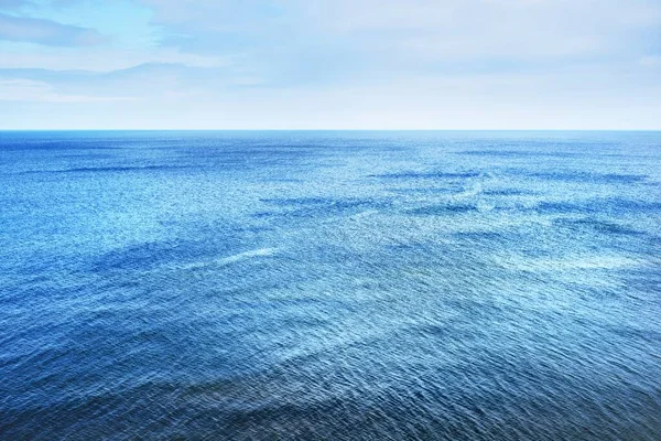 Céu Azul Claro Acima Das Margens Mar Báltico Uma Vista — Fotografia de Stock