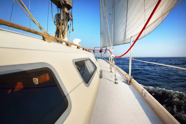 White Yacht Sailing Clear Sunny Day Close View Deck Bow — Stock Photo, Image