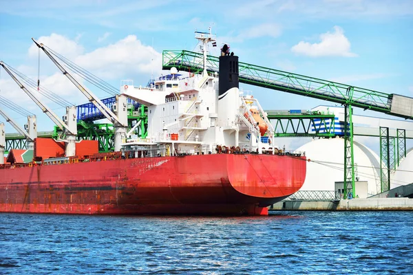 Großes Rotes Frachtkran Schiff Nahaufnahme Hafen Riga Lettland — Stockfoto