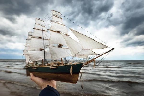 Person Hand Holding Little Ship — Stock Photo, Image