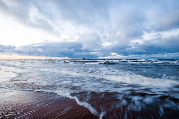 Frías Olas Tormentosas Nubes Sobre Mar Del Norte Países Bajos — Foto de Stock