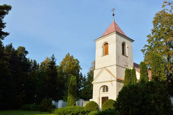 Detailní Záběr Věže Věže Evangelického Luteránského Kostela Lotyšsku Cestovní Destinace — Stock fotografie