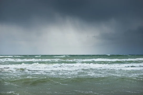 Балтийское Море Темными Драматическими Облаками После Грозы Черногория 2006 Эпический — стоковое фото