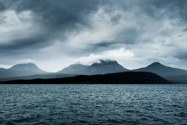 Panoramatický Výhled Břehy Hory Údolí Ostrova Jura Vody Zatažená Modrá — Stock fotografie